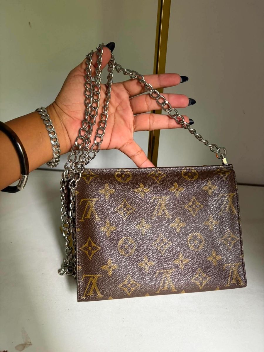 Louis Vuitton Taschen: Louis Vuitton Toiletry Pouch 19 cm – Gebraucht aus Widnau von Pukpan_99 6