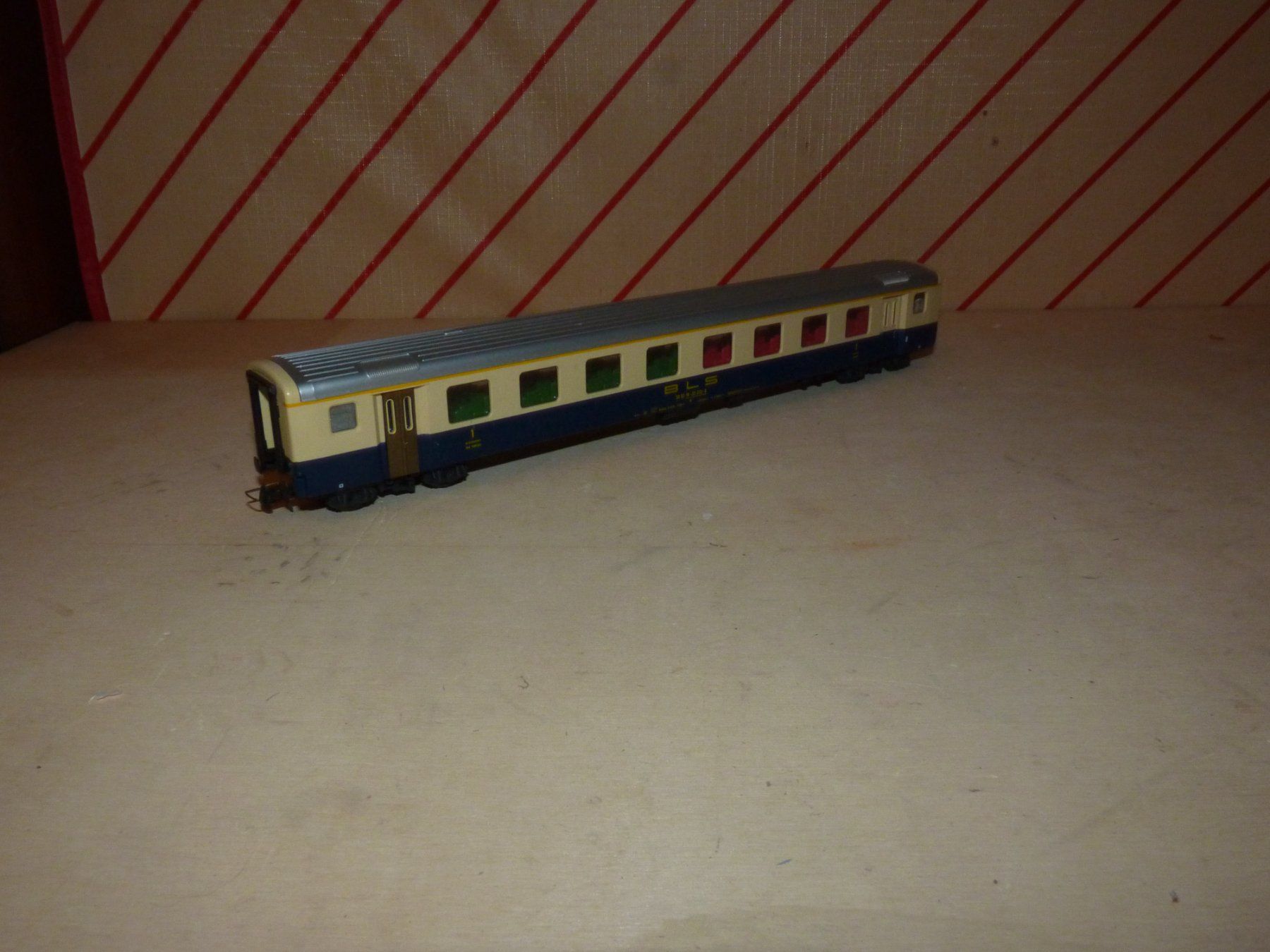 Roco Modelleisenbahnen: Personenwagen der BLS Roco  Spur H0 – Gebraucht aus Rudolfstetten von Rrst1968
