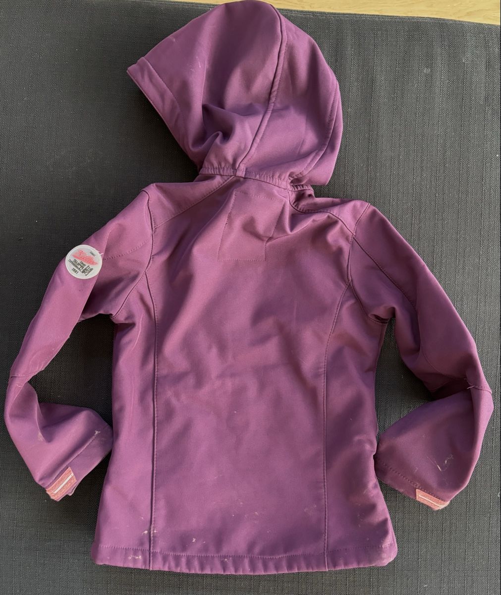 Killtec Giacche & Cappotti: Killtec Softshell Jacke Lila, Gr. 116, Guter Zustand! – Usato da Ebnat-Kappel venduto da Janine061 1