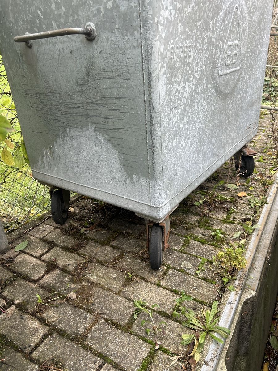 Banconi: Container – Usato da Kestenholz venduto da cheschtehouz 1