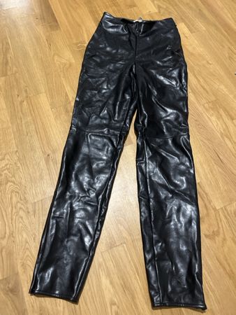 Pantalon simili cuir noir H&M