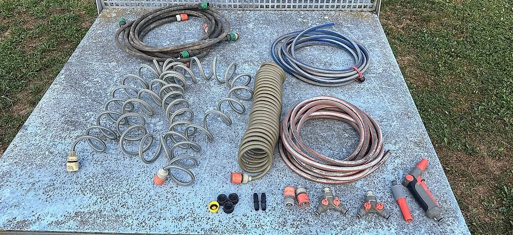 Rohre & Schläuche: diverses schlauch-und bewässerungsmaterial – Gebraucht aus Hausen AG von mb2023