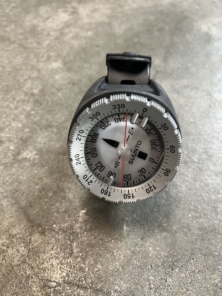 Suunto GPS & Strumenti di misurazione: Tauchkompass Marke Suunto – Usato da Widnau venduto da huno01