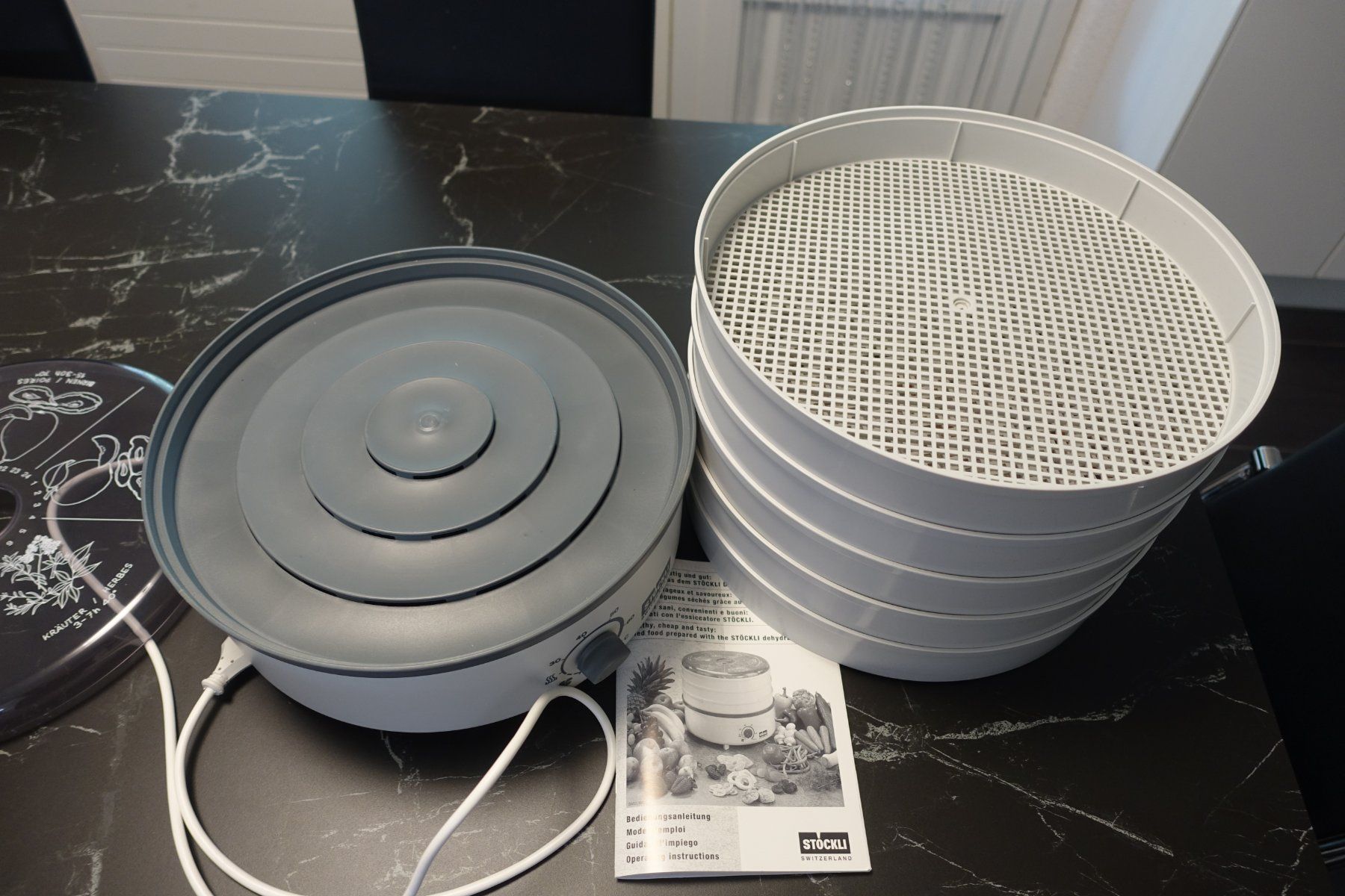 Stöckli Elettrodomestici da cucina: Dörrex Stöckli mit 5 Gitter und Deckel – Usato da Belp venduto da Mazarron58 1