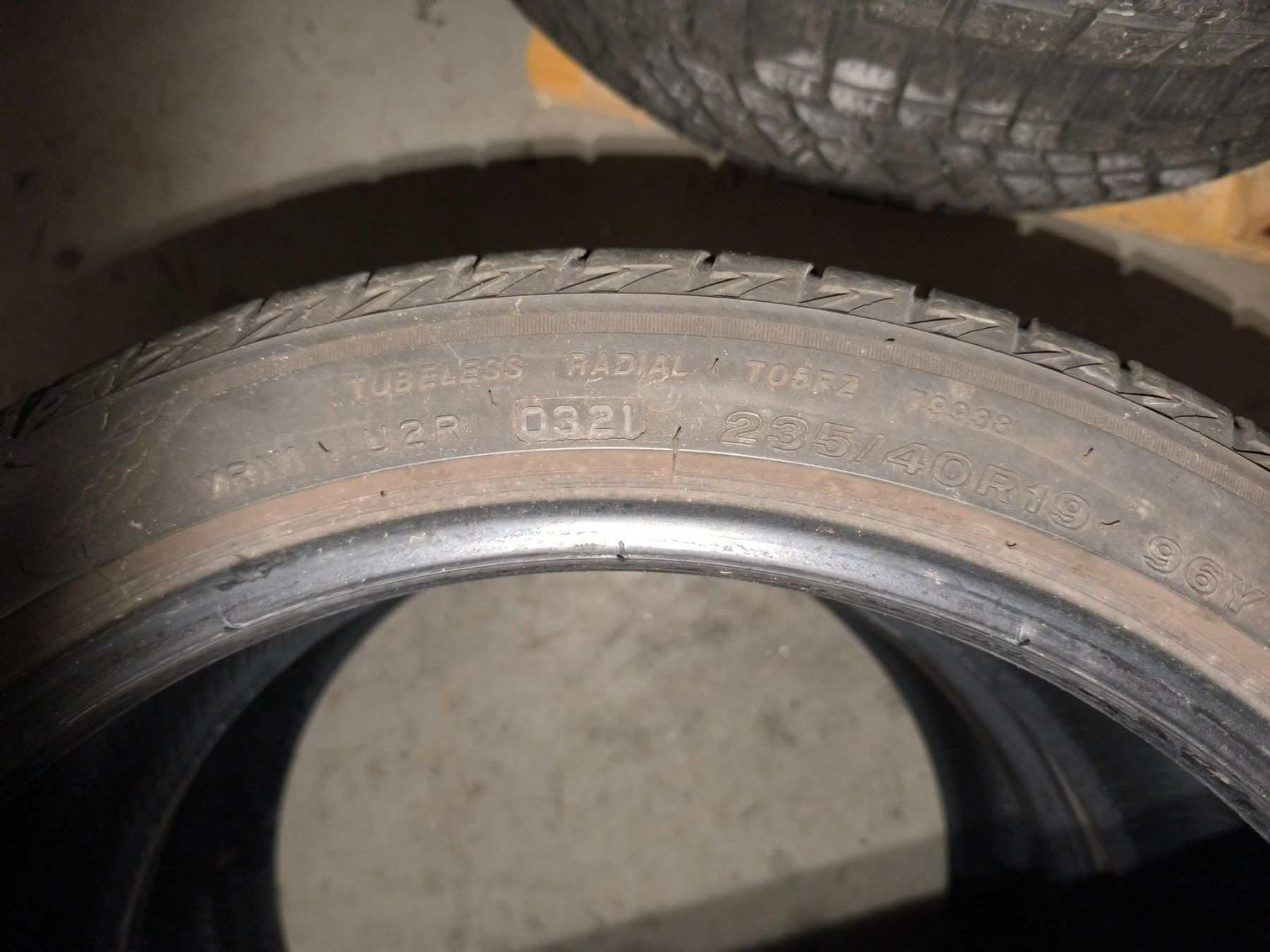 Bridgestone Pneumatici & Ruote complete: 235/40R19 Bridgestone – Usato da Jona venduto da Nabobtuning 2