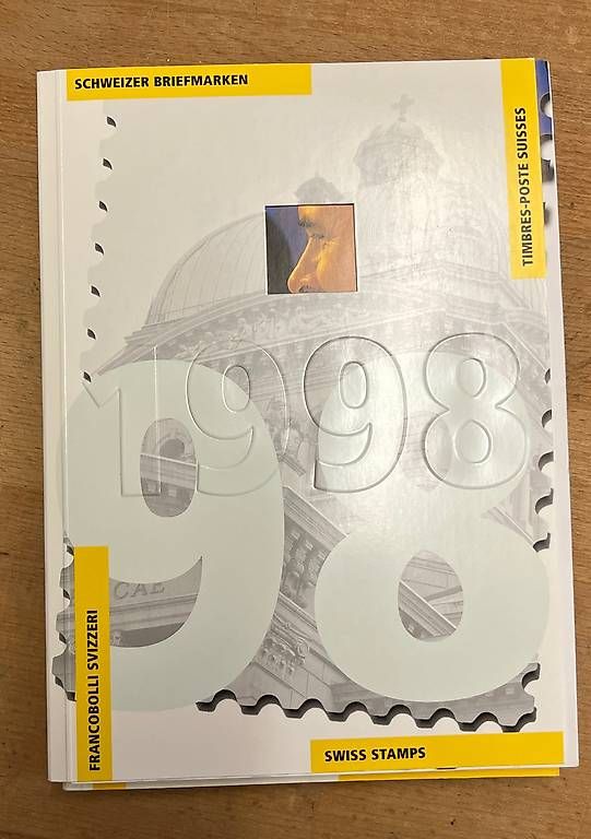 Tutti i francobolli: Heft Schweizer Briefmarken 1996 bis 2000 – Usato da Uetikon am See venduto da kun_6knp 2