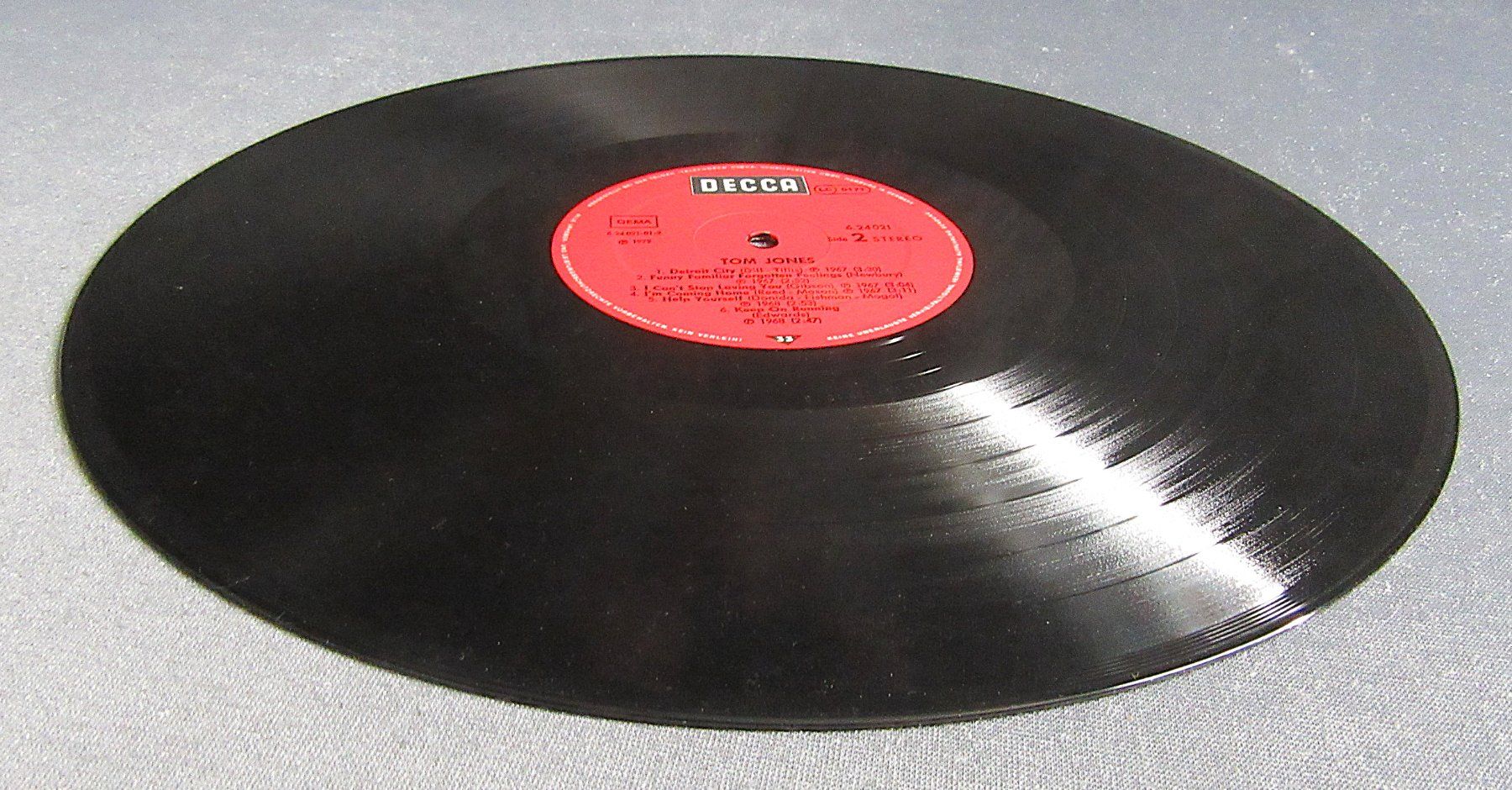 Dischi in vinile: Tom Jones - Tom Jones - LP ab CHF 4.00 – Usato da Auenstein venduto da Padabimbim 3