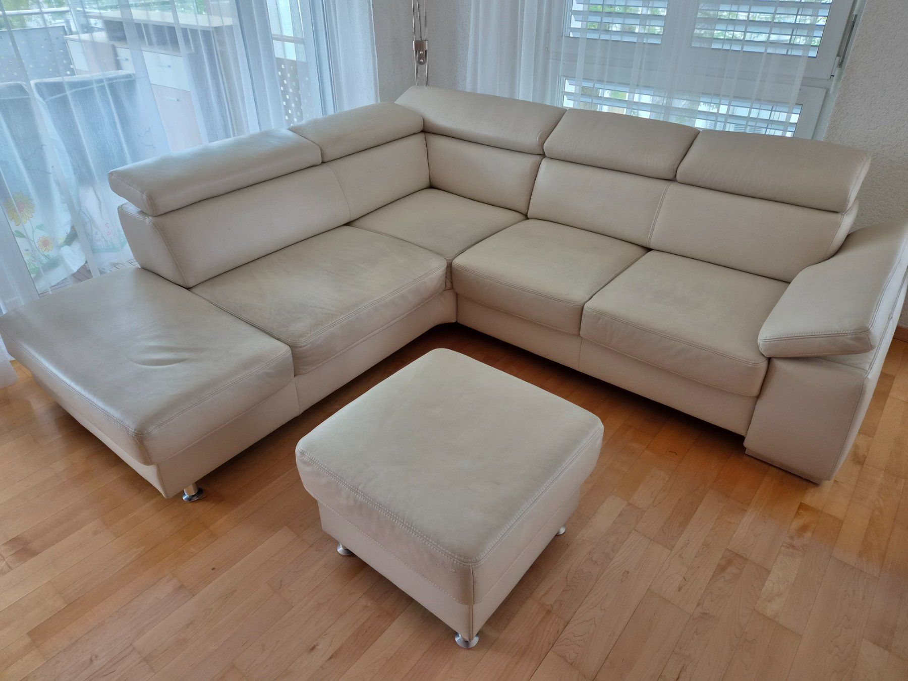 Divani: Ecksofa Leder beige mit Hocker – Usato da Kloten venduto da soat