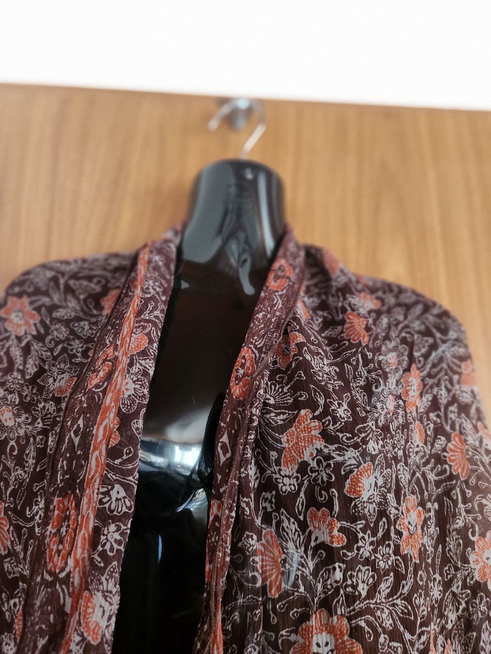 Foulards & écharpes: Écharpe 100% Soie fleuri brun orange franges  – D'occasion à Niedergösgen par Eva2410 2