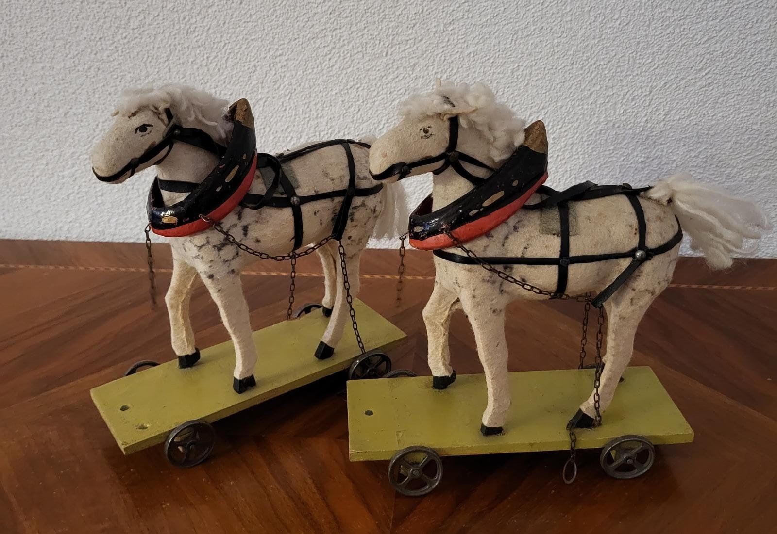Giocattoli: Spielzeug antik Pferdegespann Pferdewagen – Usato da St Gallen venduto da keller020 1