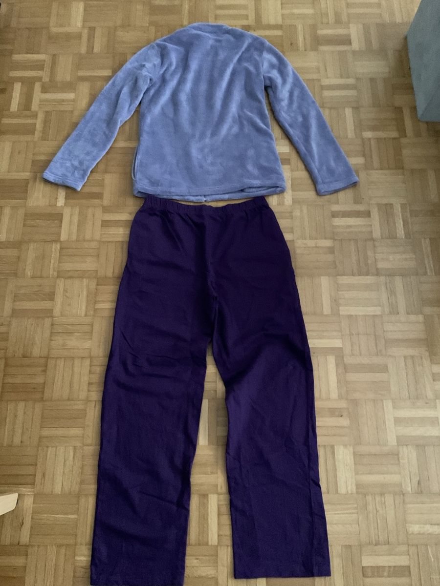 Pantaloni: Hausanzug 2 Teiliges Set – Usato da Schaffhausen venduto da mar_jk9z 1