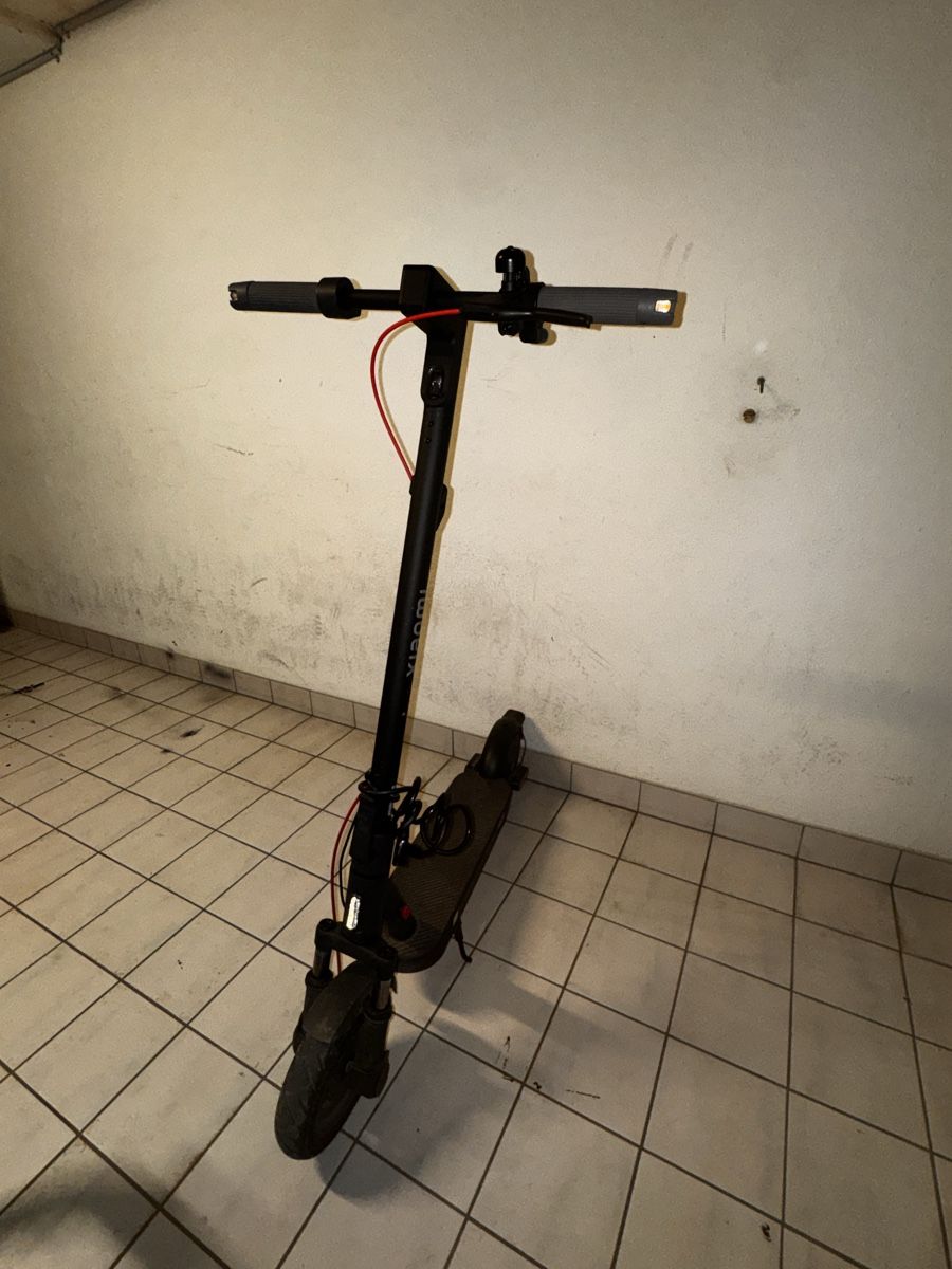 Scooters: Xiaomi electric scooter global edition 5 – D'occasion à Widen par diz_52xp