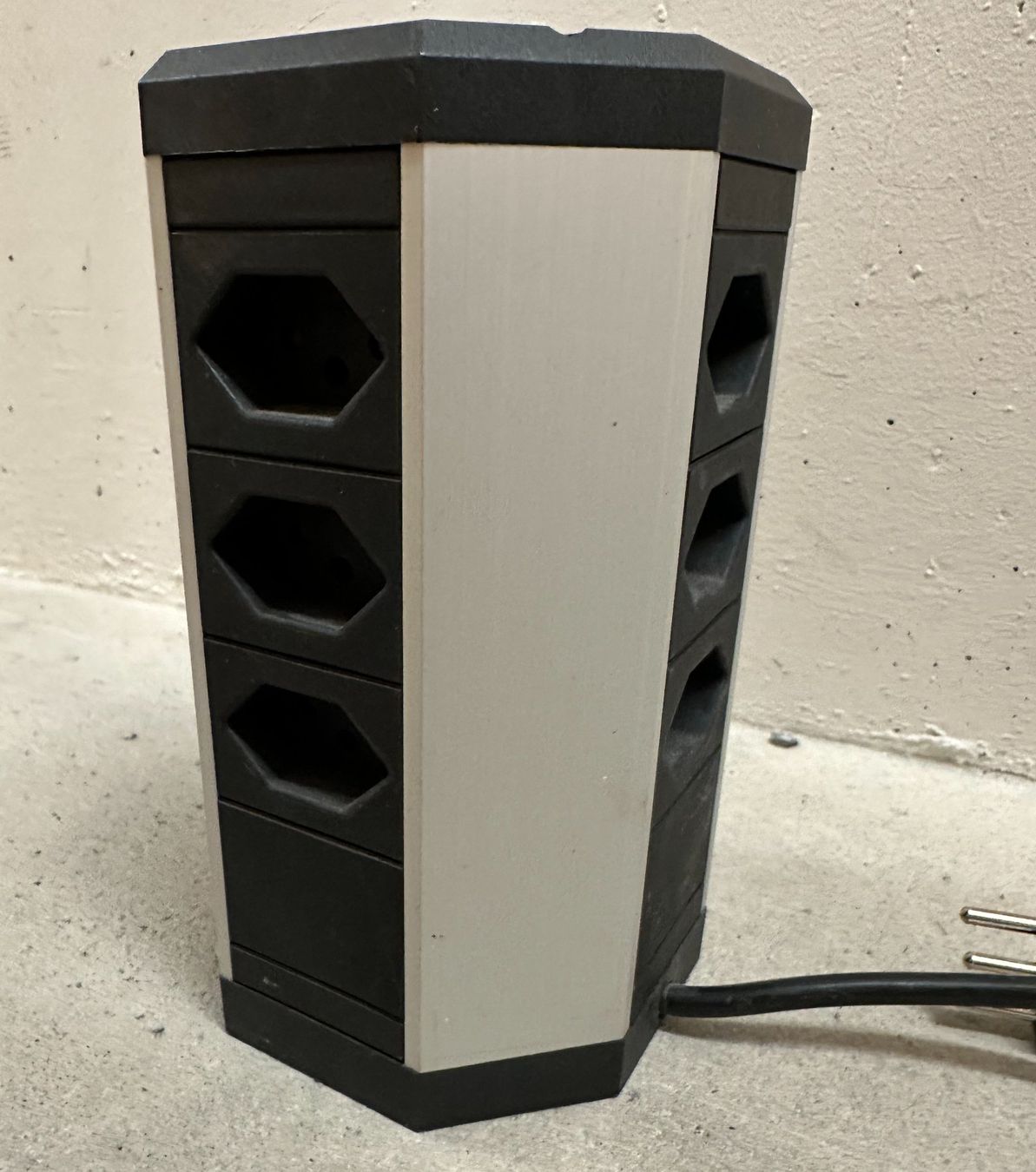 Stecker: Mehrfachstecker (Turm mit 9 Anschlüssen) – Gebraucht aus Ibach von JoergKrissler 3