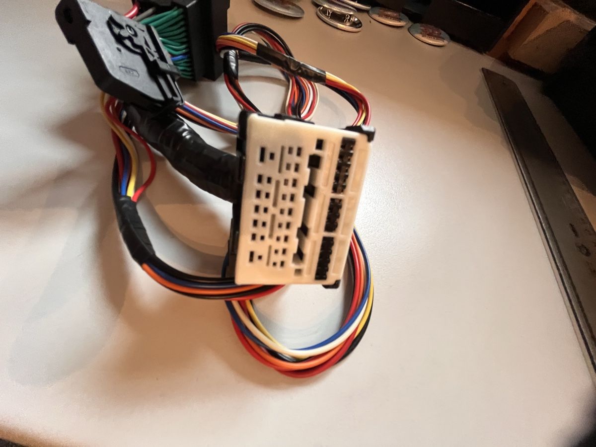 Tutti pezzi di ricambio auto: Audio- / Multimedia-Adapter  – Nuovo e nell'imballaggio originale da Roggwil BE venduto da WULU 1