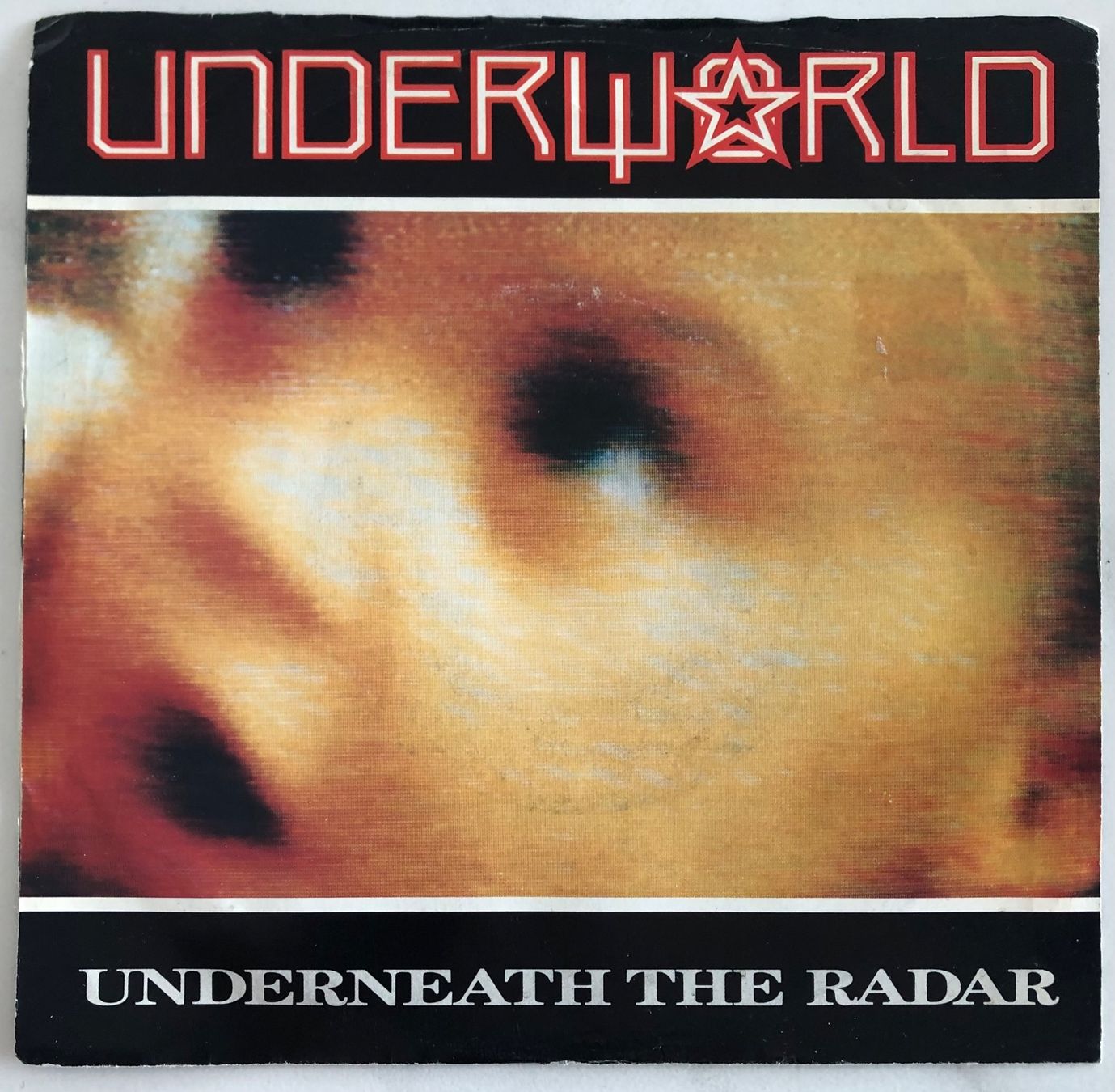 Dischi in vinile: UNDERWORLD - UNDERNEATH THE RADAR – Usato da Poliez-Pittet venduto da Newtown-Records