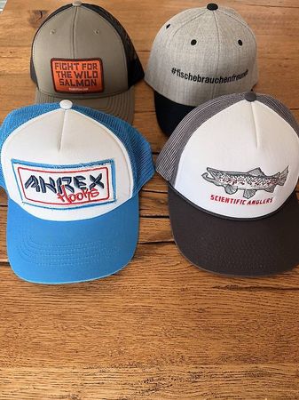 4x Fly Fishing Caps   nur im Set