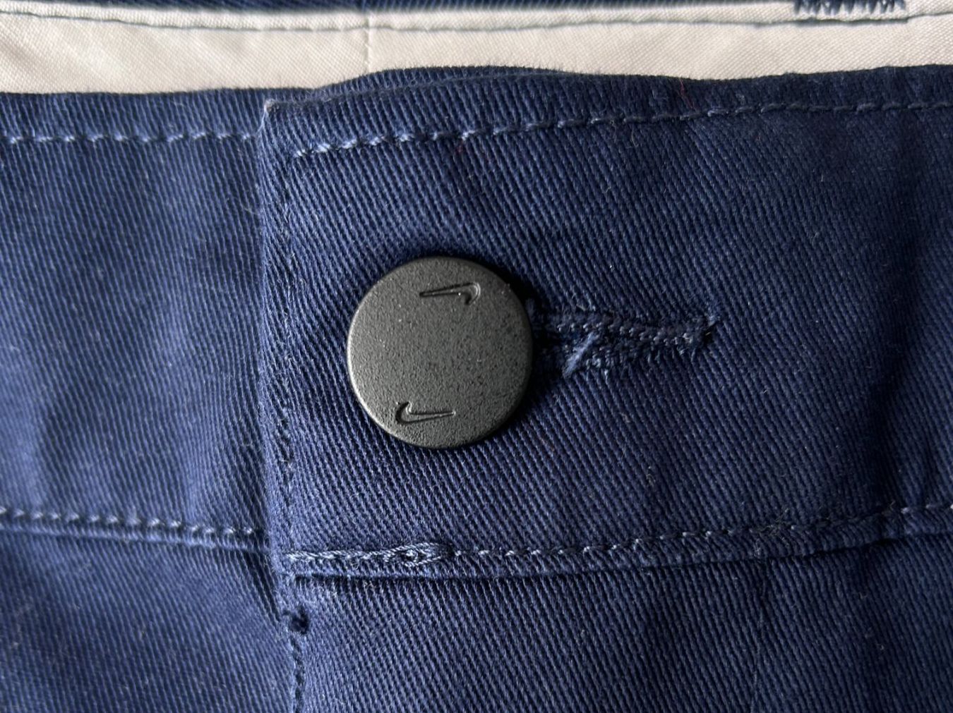 Nike Hosen: Nike Hose – Gebraucht aus St. Gallen von look-twice 2