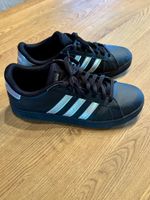 Adidas Turnschuhe Grösse 40, wenig getragen, top Zustand!