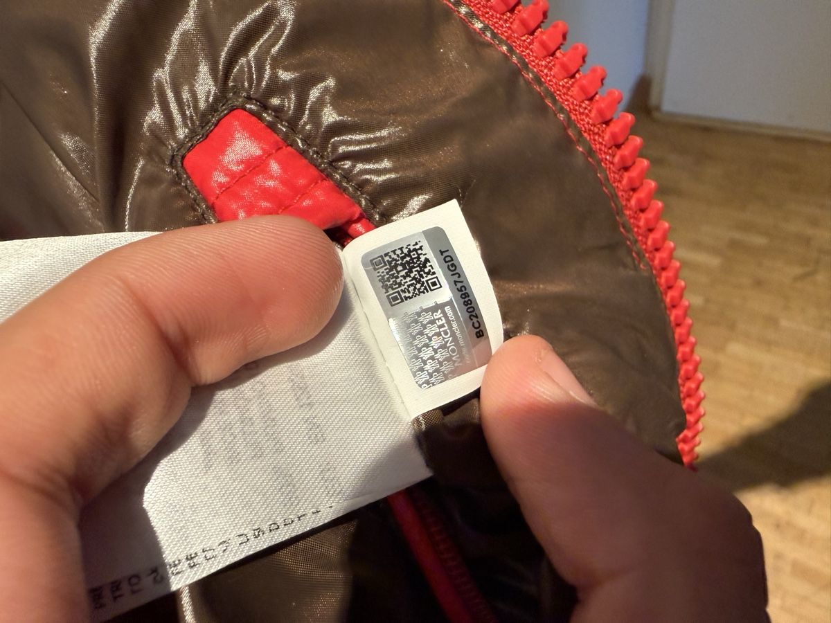 Moncler Giacche: Moncler Maya Red – Nuovo (secondo la descrizione) da Genève venduto da SG_73 5