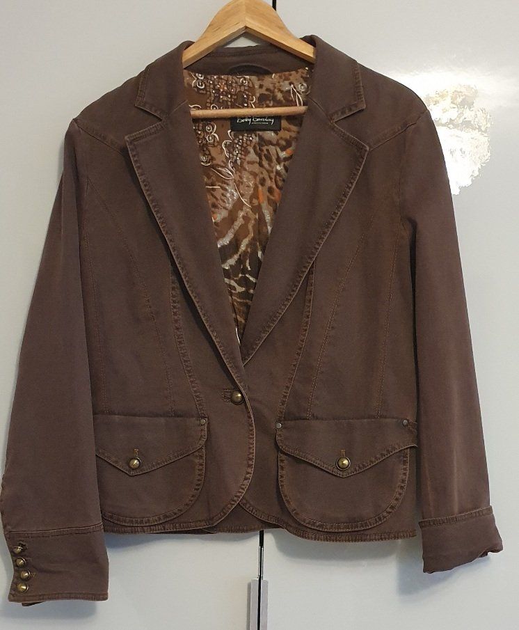 Betty Barclay Giacche: Blazer Betty Barclay, Gr. 40 – Nuovo (secondo la descrizione) da Unterentfelden venduto da LookoutMt