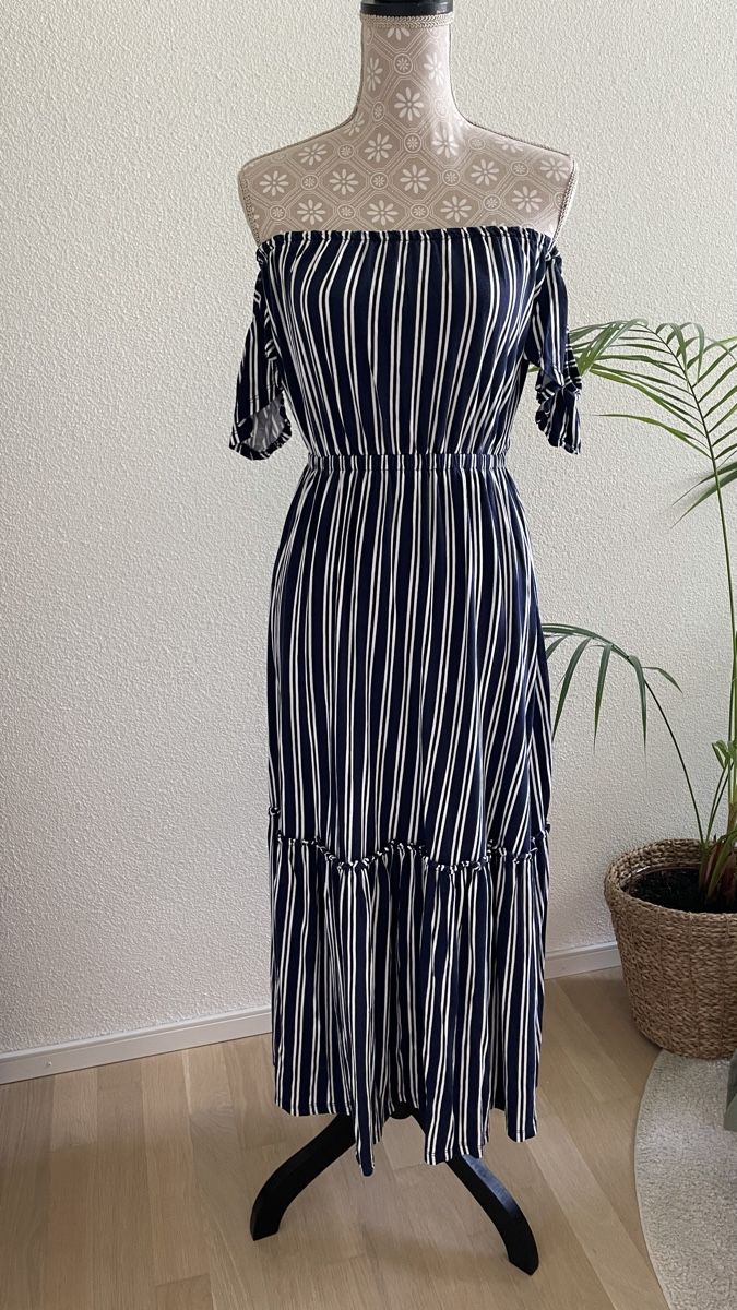 Lascana Vestiti: LASCANA Maxikleid Gr. 36, gestreift – Usato da Mettmenstetten venduto da Sunsethunter04