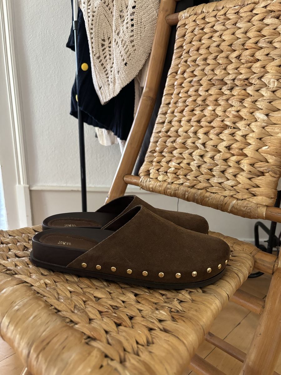 Scarpe da donna: Lederclogs mit Nieten, Zara (40) – Nuovo (secondo la descrizione) da Bern venduto da Charlot19 1
