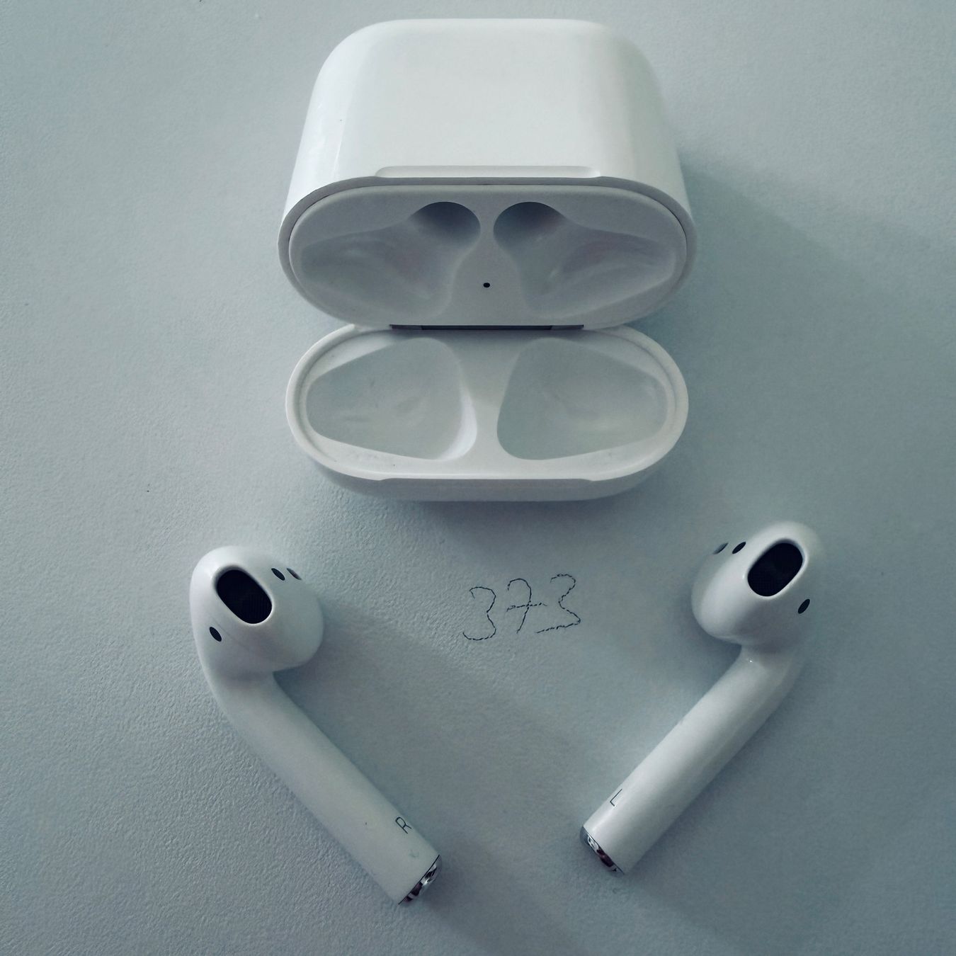 Apple Kopfhörer: Original Apple AirPods 2 Gen. Wireless Kopfhörer & Case – Gebraucht aus Basel von MY.AIRPODS.SHOP 3
