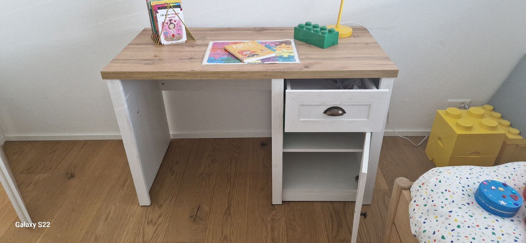 Scrivanie: Bureau enfant blanc Markskel comme neuf.  – Nuovo (secondo la descrizione) da Murten venduto da rnp_bt79