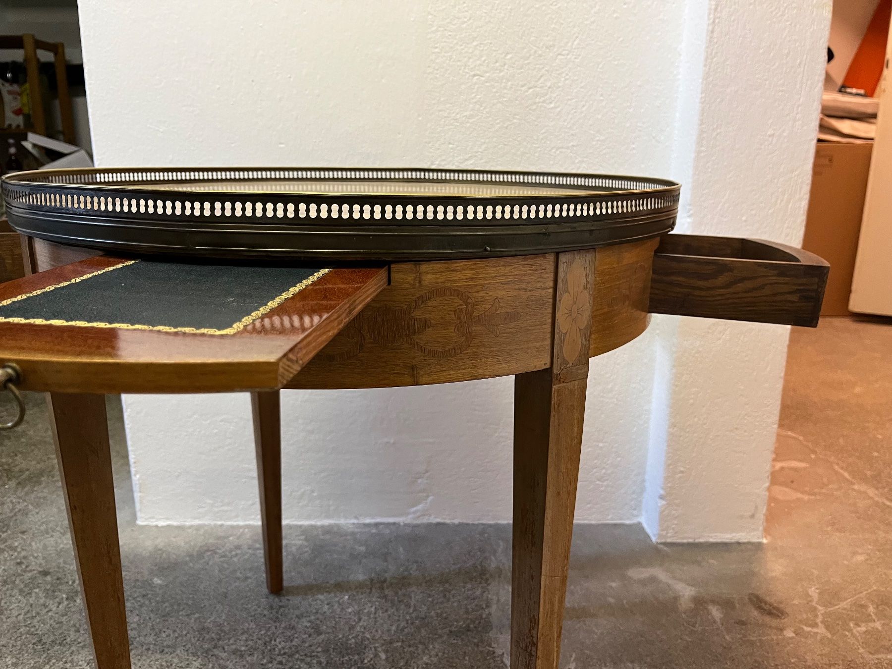 Tavoli: Bouilotte-Tisch – Usato da Kilchberg ZH venduto da hisli 5
