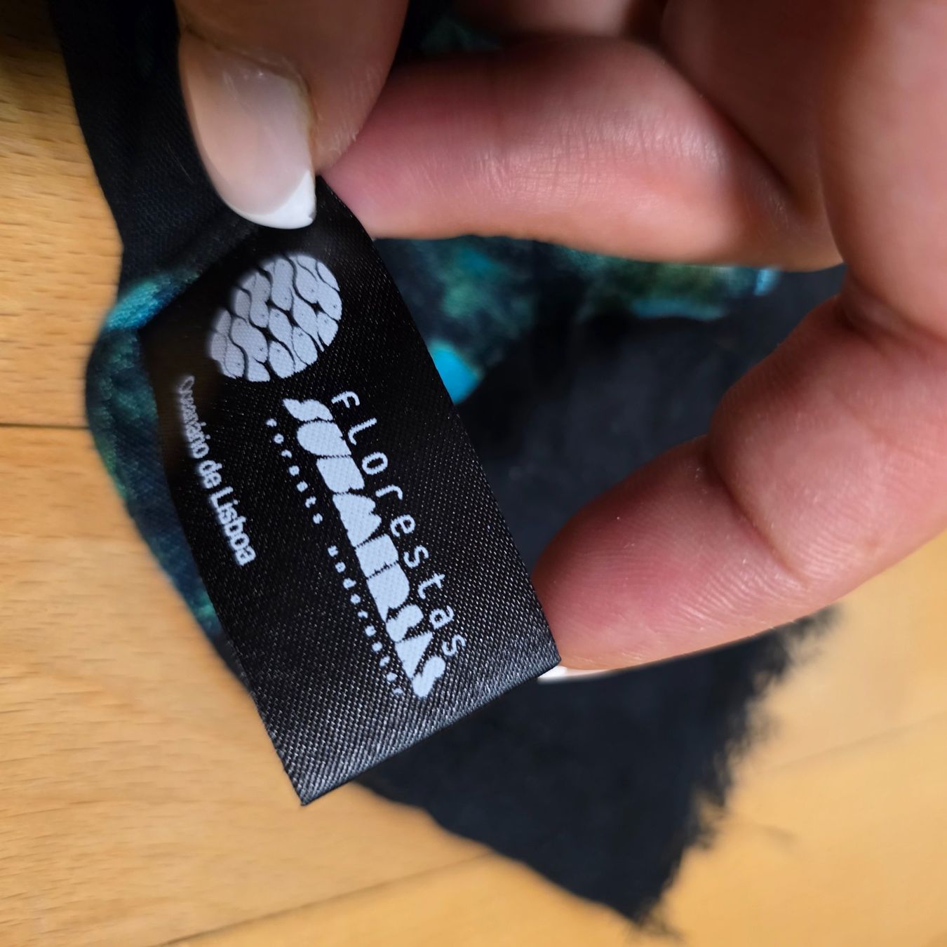 Foulard & Sciarpe: Edler Frühlingsschal von Florestas, Lisboa – Usato da Wald ZH venduto da CapLux 2