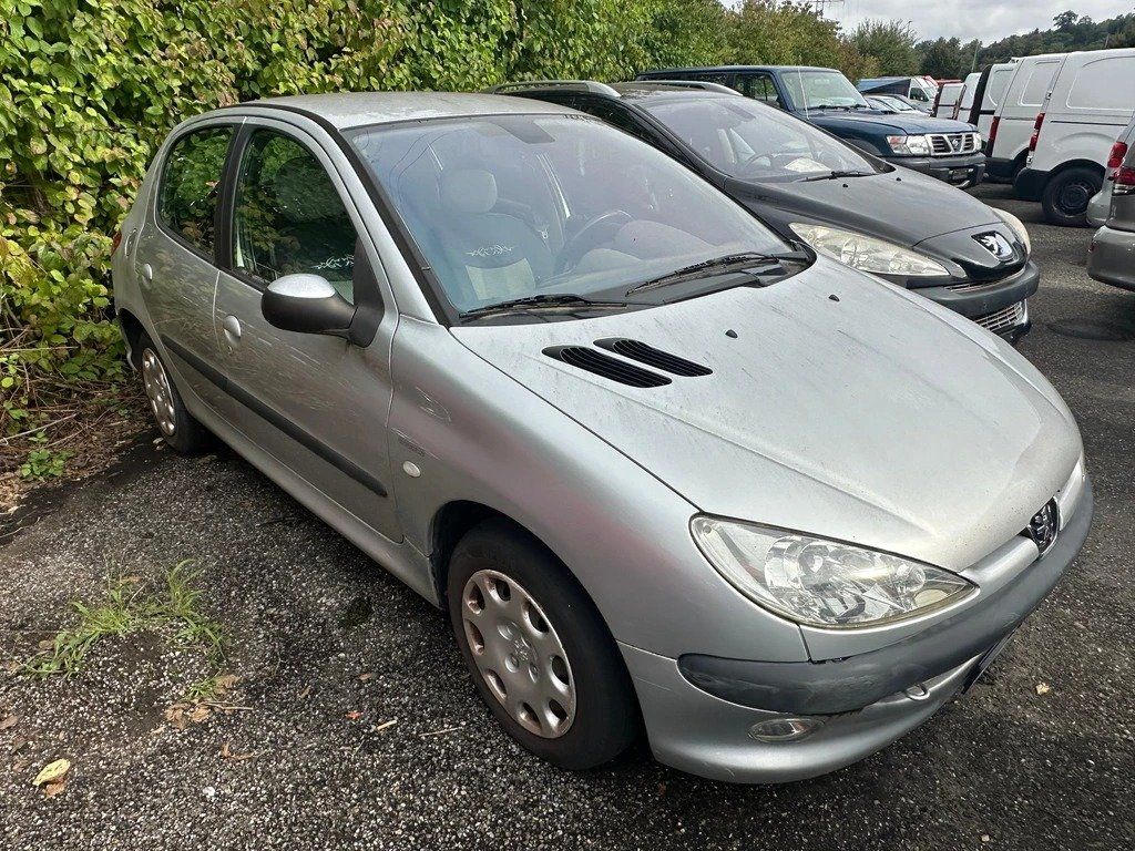 Peugeot Autos: PEUGEOT 206 1.6 16V Black&Silver – D'occasion à Oftringen par alourag 1