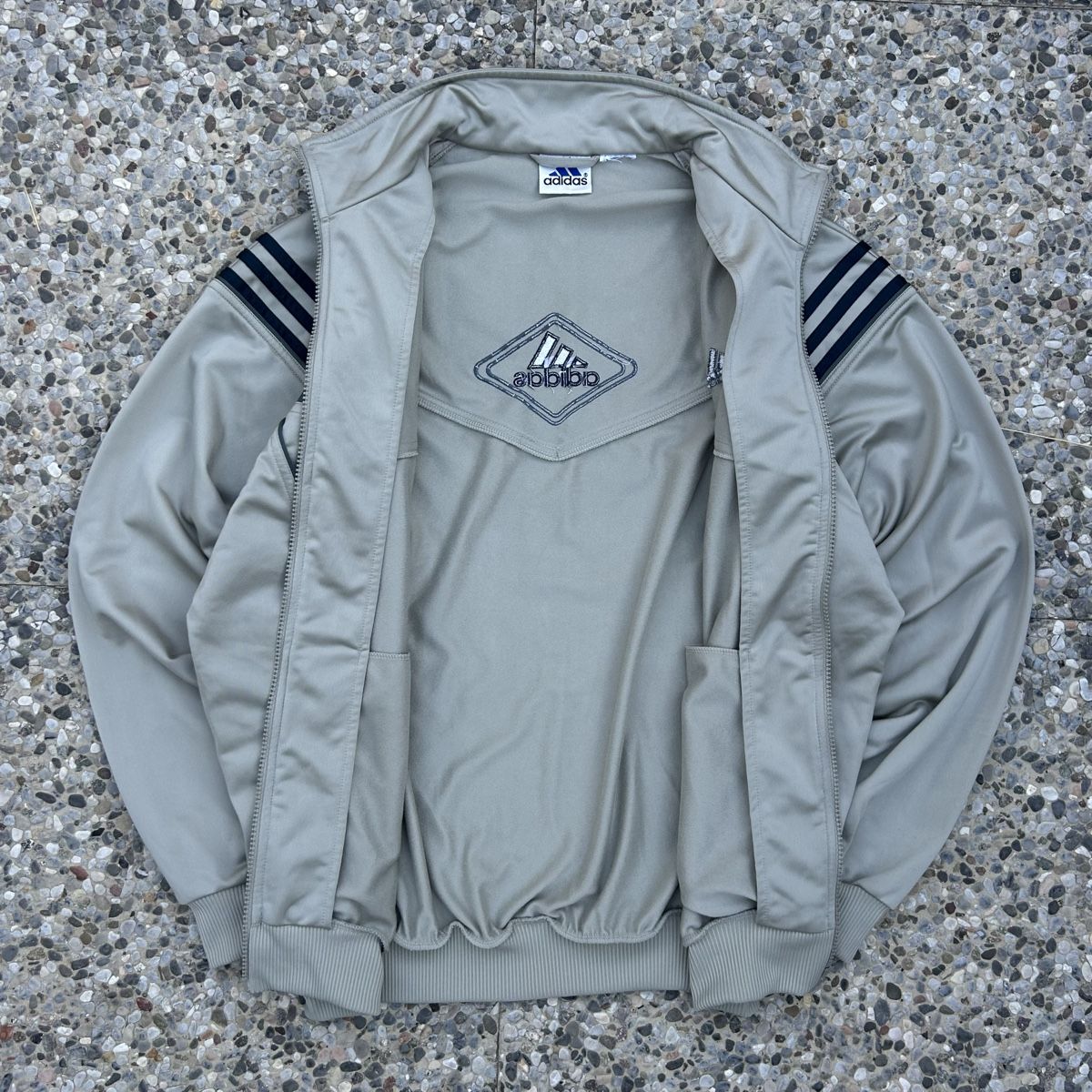 Adidas Giacche: Vintage Adidas embroidered Track jacket – Usato da brent venduto da fukusapes 3