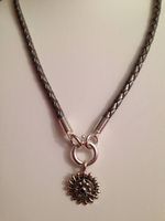 Kette aus Leder und Silbe 