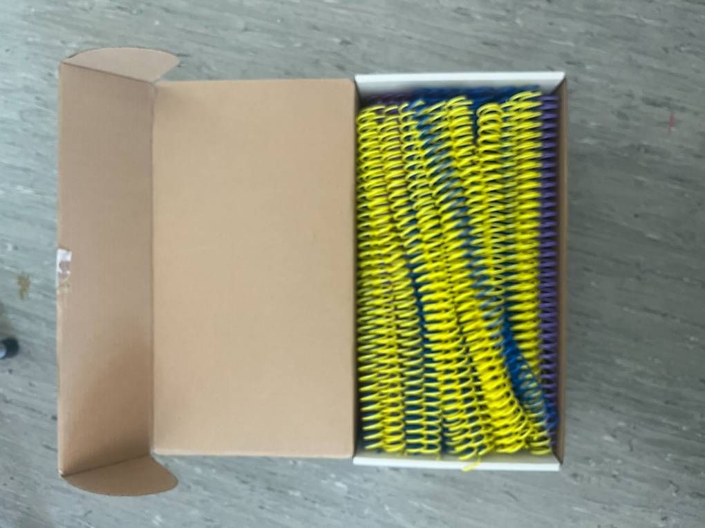 Tutti gli attrezzi: Farbige Kunststoffspirale – Usato da Basel venduto da Agnino_Pdz 1