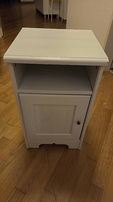 Ikea Tables de nuit: Ikea Nachttisch – D'occasion à Uitikon Waldegg par UitiZH