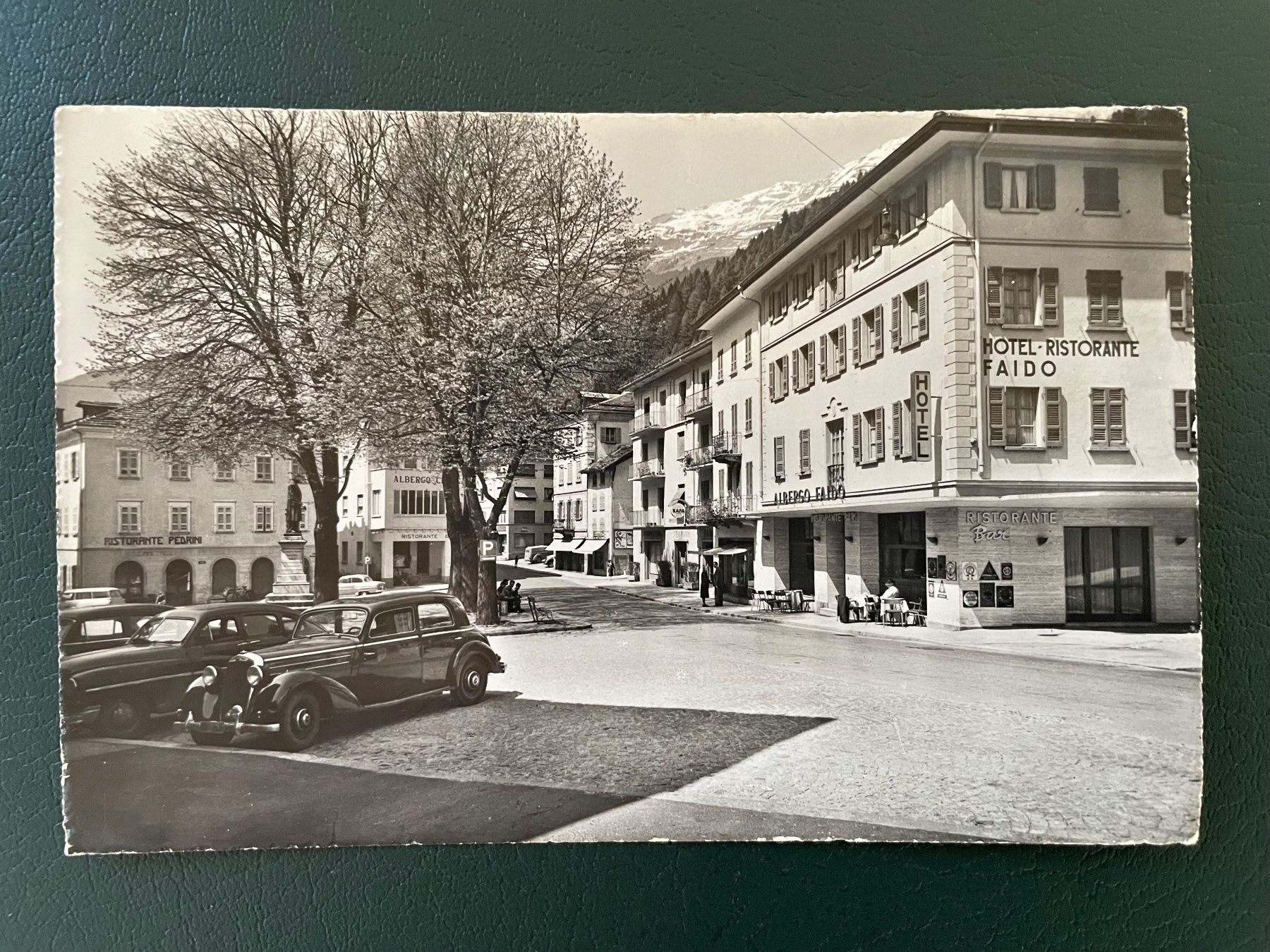 Cartoline postali: Faido piazza Stefano Franscini con oldtimer – Usato da Faido venduto da Fusnengo