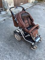 Kinderwagen mit diversem Zubehör