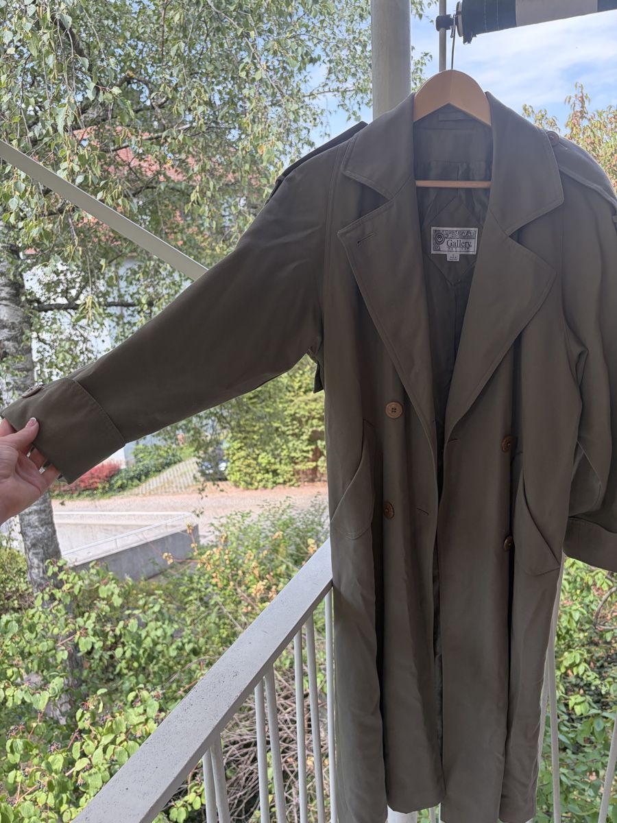 Cappotti: Olivgrüner Trenchcoat – Usato da Zürich venduto da bib_ds9n 3