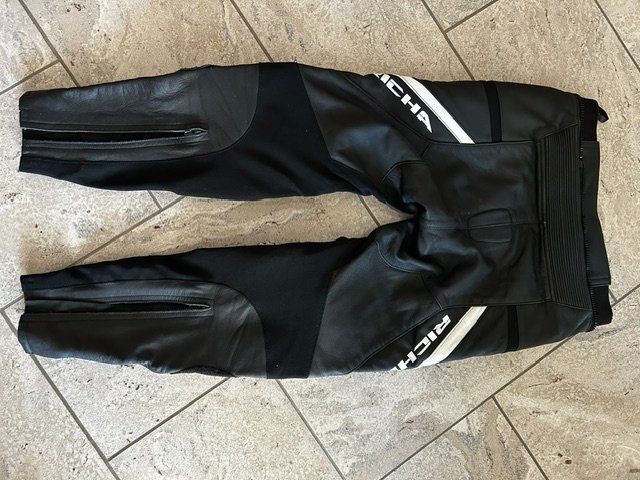 Pantaloni: Richa Leder Motorradhose D30 Gr. 52 – Usato da Jens venduto da Typpex 1