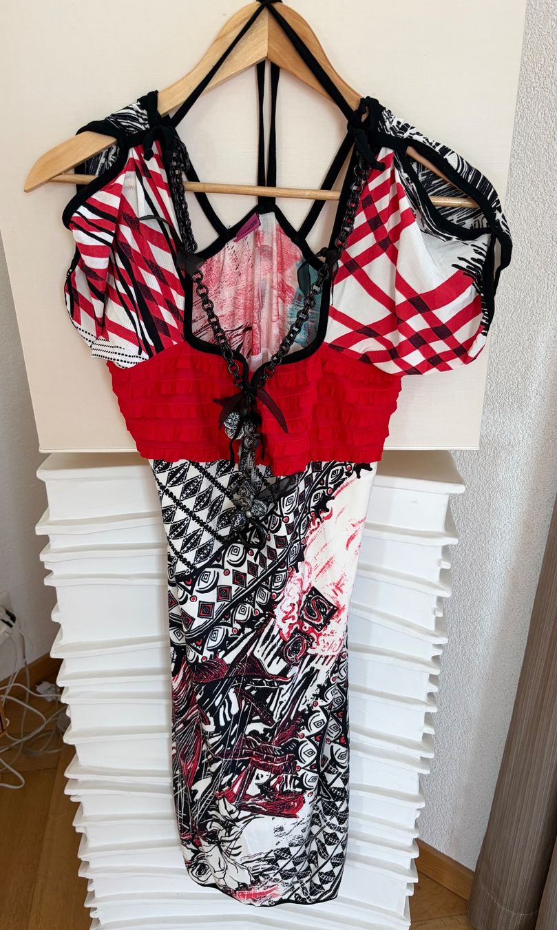 Vestiti: Extravagantes Kleid mit Ketten-Detail – Nuovo (secondo la descrizione) da Muttenz venduto da cho_xj52