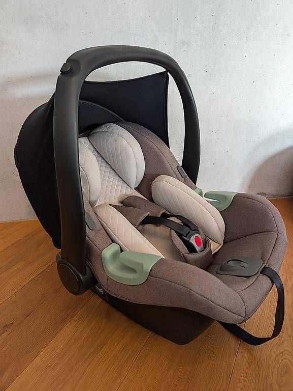 ABC Design Seggiolini per auto: ABC Design Babyschale mit Isofix – Usato da Seewen SO venduto da vog_czt9
