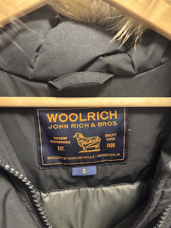 Giacche: Winterjacke Woolrich Parka Damen schwarz Gr. S – Usato da St. Gallen venduto da mustang96 2