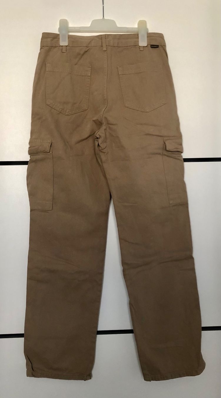 Pull&Bear Pantaloni: Pantalon cargo Pull&Bear 38/40 – Nuovo (secondo la descrizione) da Le Crêt-p-Semsales venduto da staglione69 1
