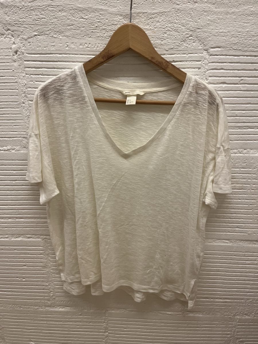 H&M Top: H&M Basic Weiss T-Shirt V-Ausschnitt Grösse S – Usato da Meilen venduto da jes_c25c