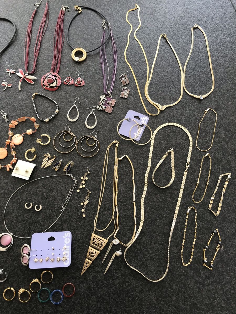 Sonstiger Schmuck: Modeschmuck Vintage: Halsketten, Ohrringe, Ringe  – Gebraucht aus Henau von Re-nie 2