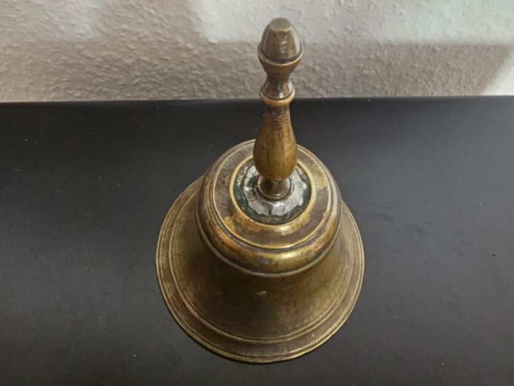 Campanacci mucche: Messing Tisch- / Hand Glocke - Vintage – Usato da Pfäffikon ZH venduto da eric0113 5