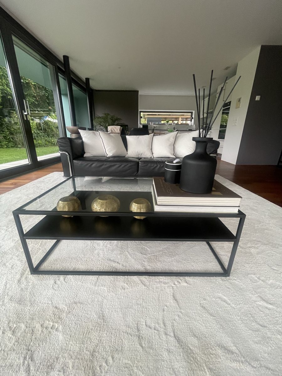 Tavoli: Couchtisch Glas Metall Schwarz mit Ablage – Usato da Meilen venduto da Karin2143