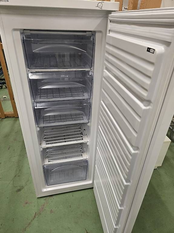 Frigoriferi: Kühlschrank, Gefrierschrank  – Usato da Thunstetten venduto da gregios1 1