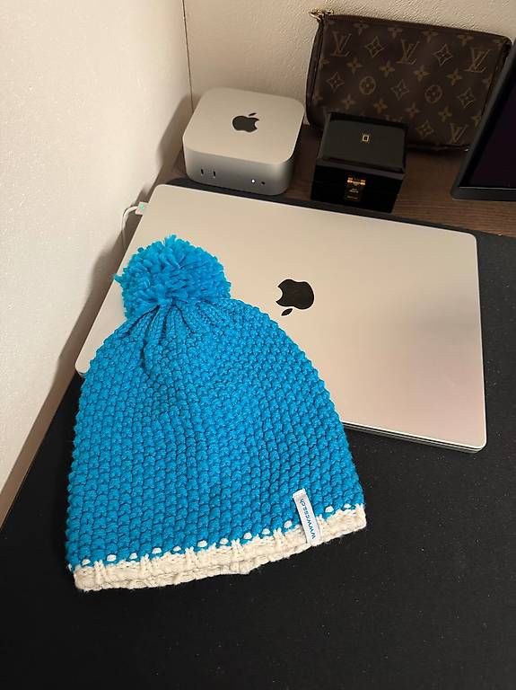 Copricapi, berretti & cappellini: Cute Blue Beanie Winter Hat - Standard Size – Usato da Schübelbach venduto da Rahnmont