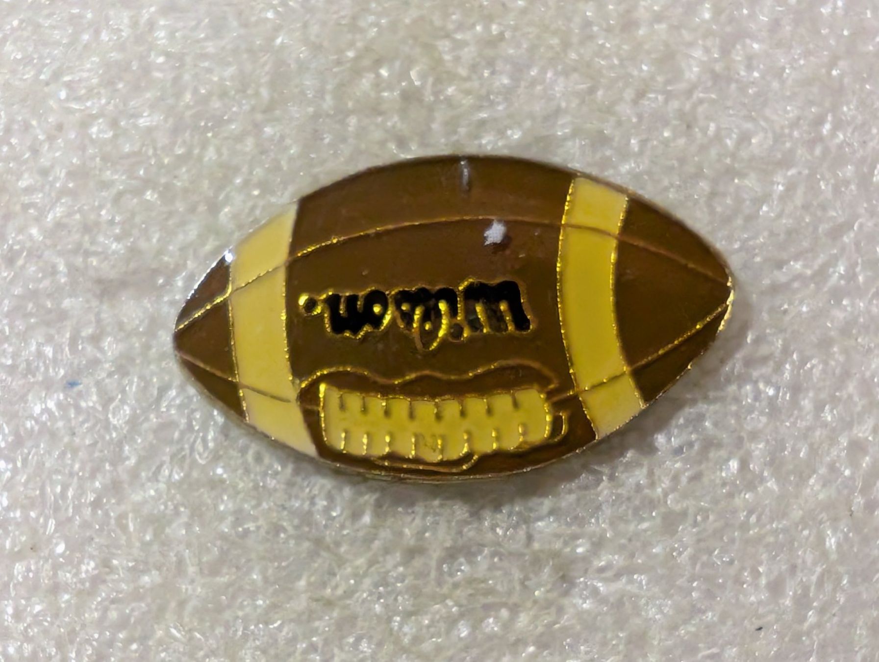 Plaketten & Abzeichen: Ansteckpin 83: Football – Gebraucht aus Oppligen von Pin-Fall-Shop